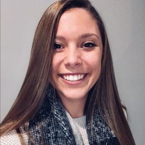 Meet your Posher, Emelia